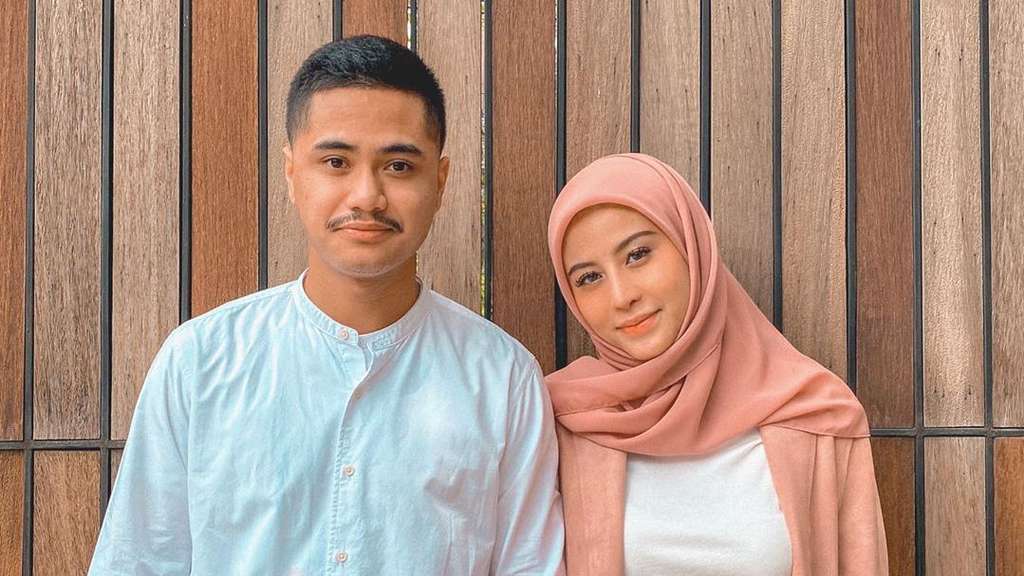Pangling Banget, Gaya 5 HOTD Awkarin dalam Balutan Hijab