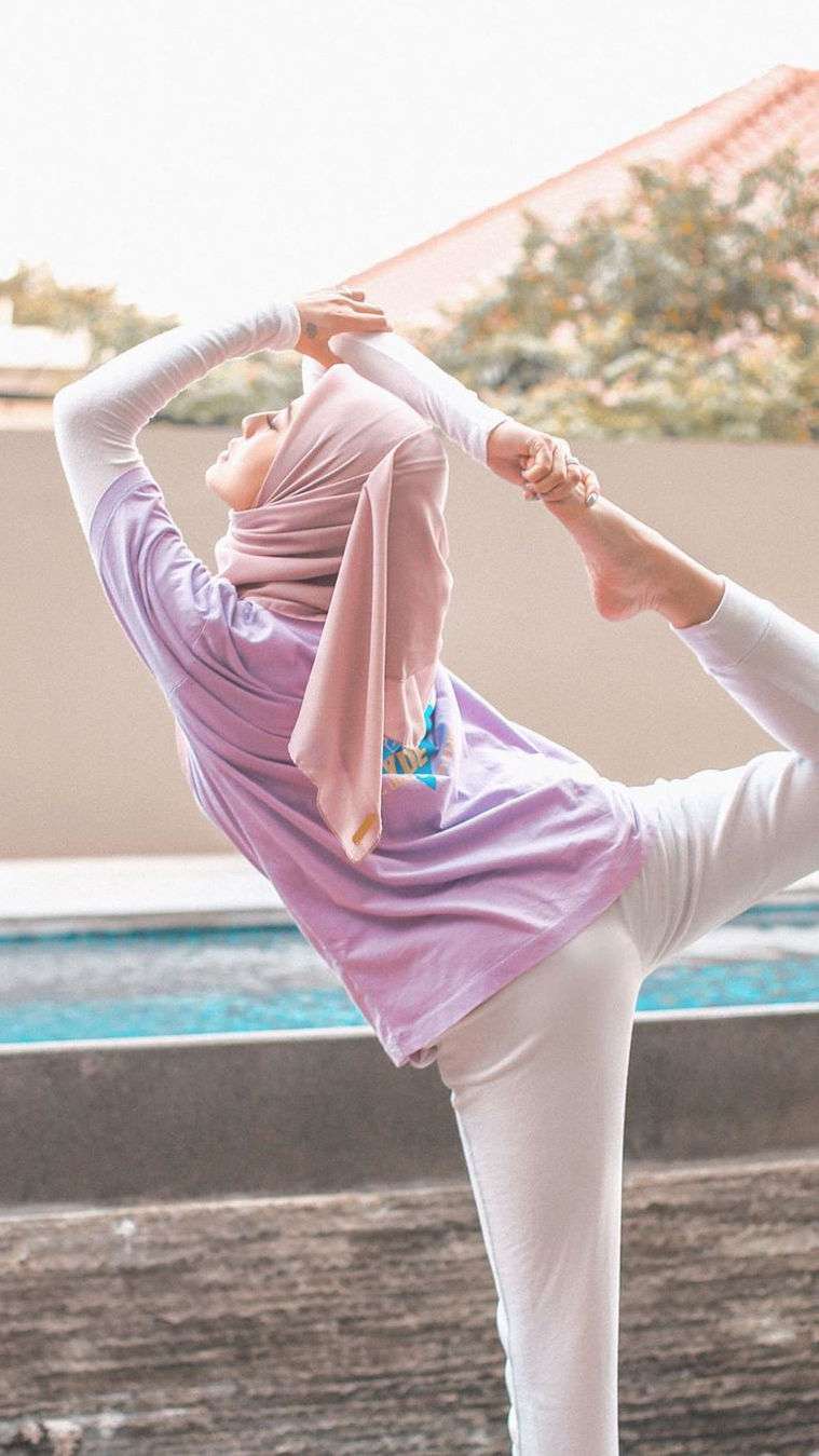 Pangling Banget, Gaya 5 HOTD Awkarin dalam Balutan Hijab