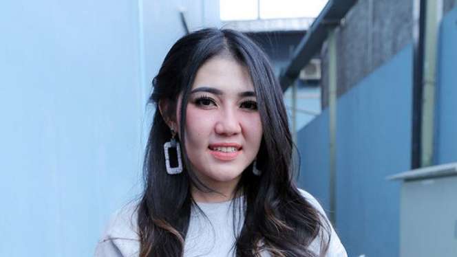 Selain Iis Dahlia, Via Vallen Akui Pernah Utang di Bank