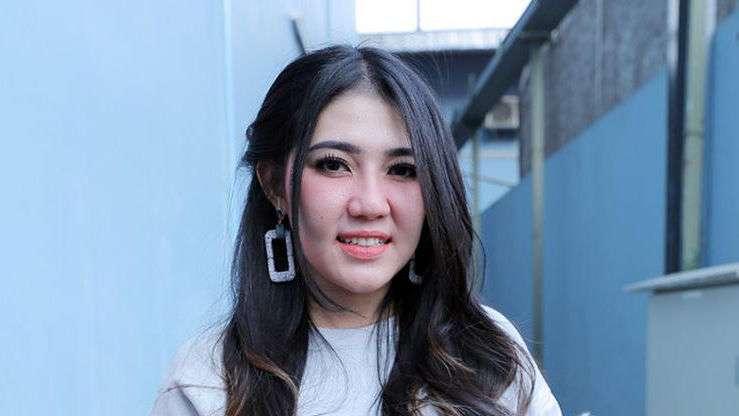 Selain Iis Dahlia, Via Vallen Akui Pernah Utang di Bank
