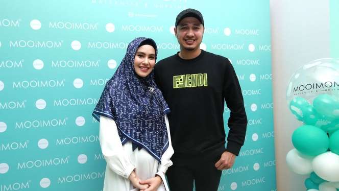 Pesona 5 Seleb Cantik yang Jadi Istri Ustaz, Auranya Adem!