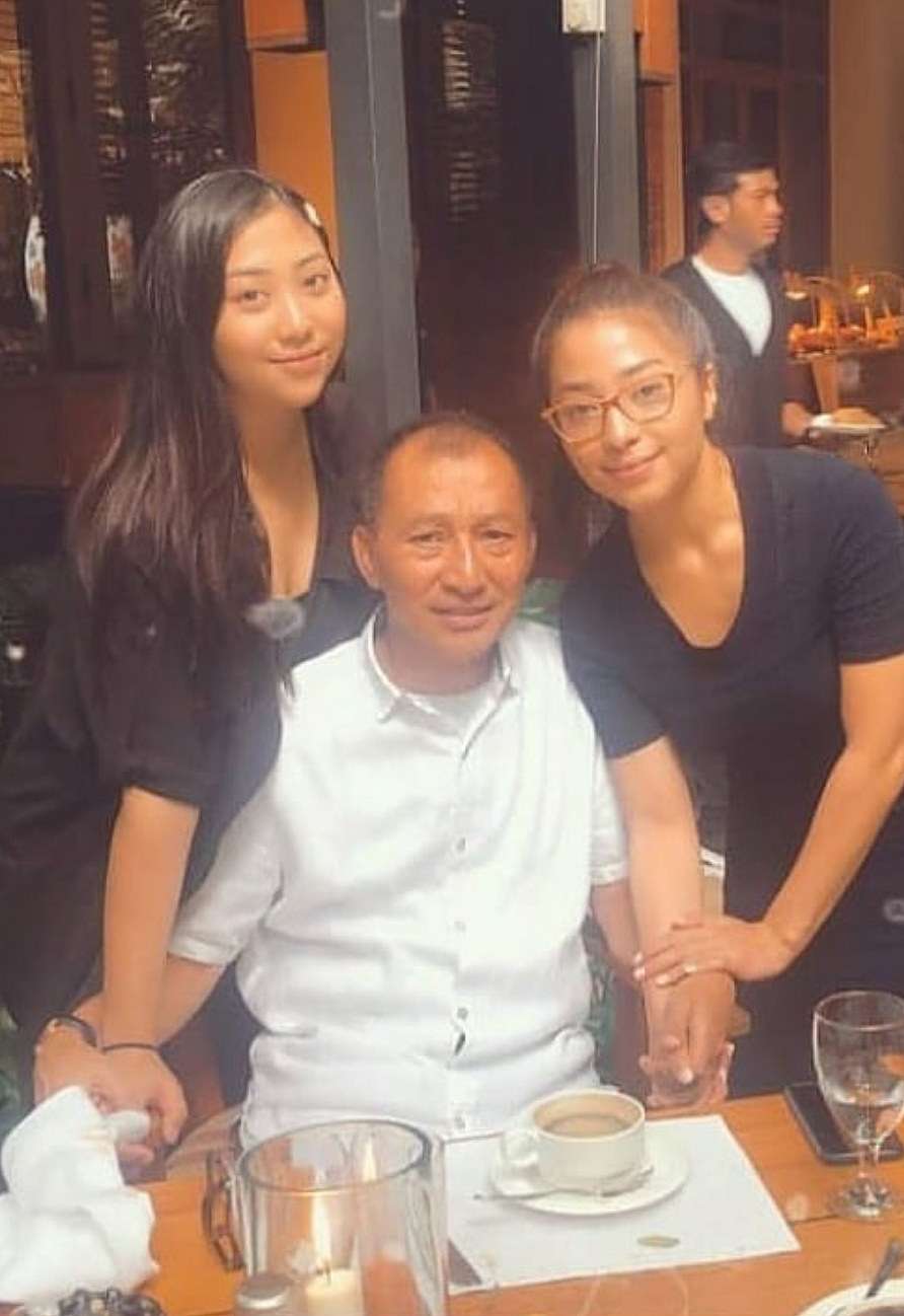 Potret Kenangan Manis Nikita Willy Bersama Mendiang Ayah