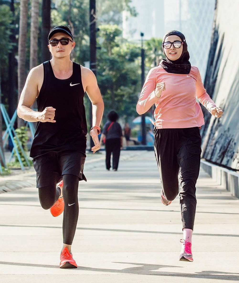 5 Inspirasi Hijab Sporty Style ala Soraya Larasati