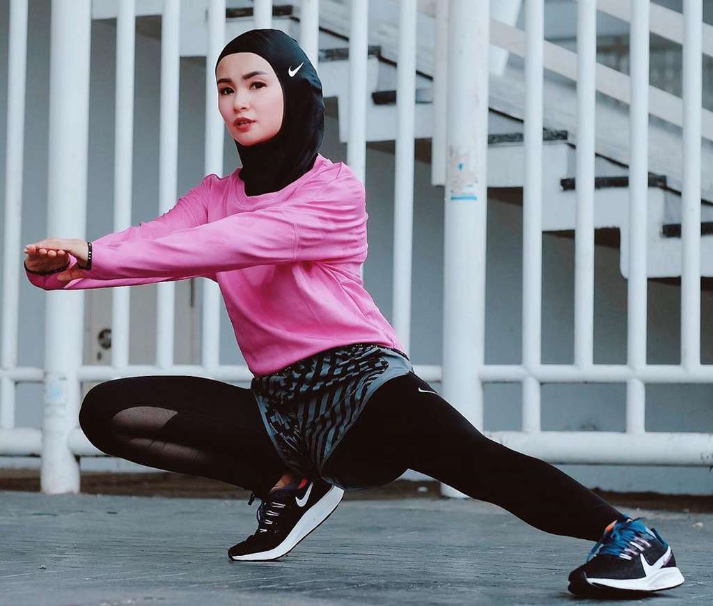 5 Inspirasi Hijab Sporty Style ala Soraya Larasati