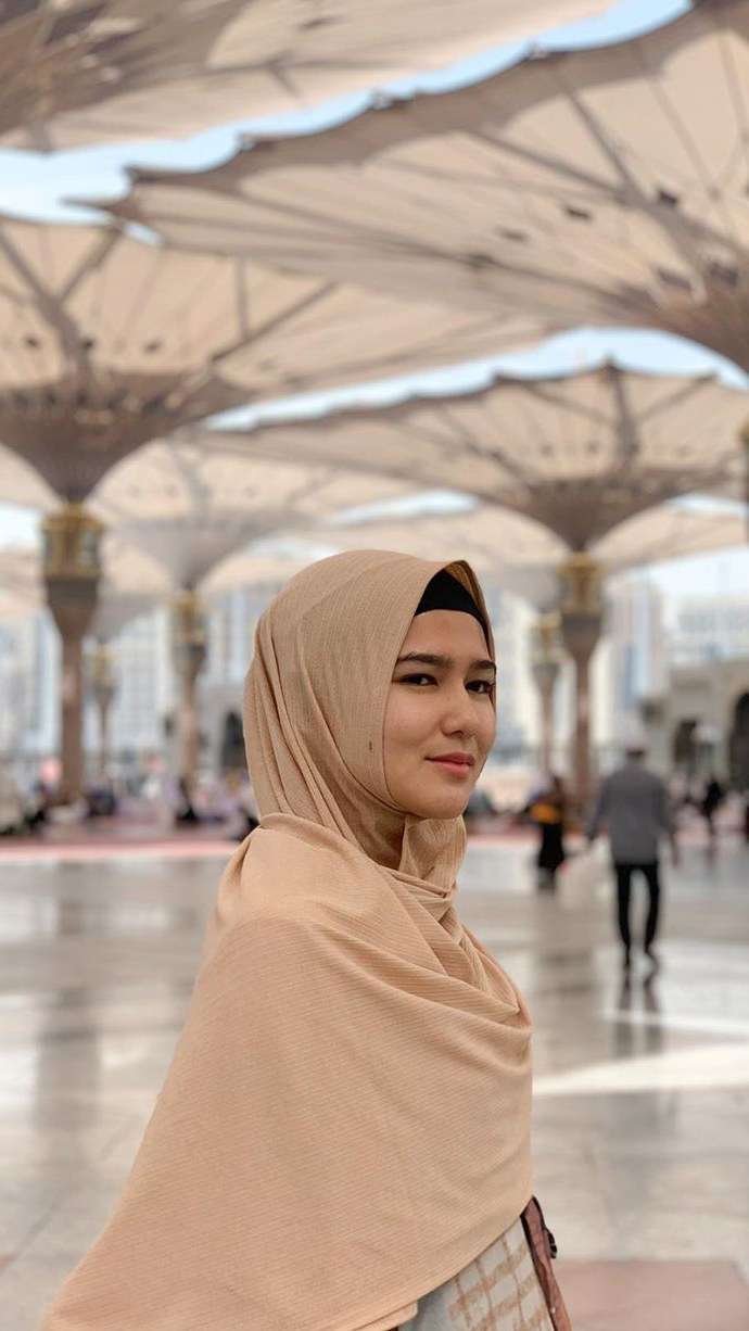 5 Potret Anggun Masayu Clara dalam Balutan Hijab, Bak Bidadari