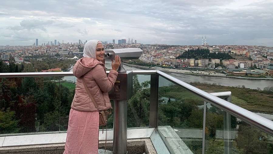 5 Potret Anggun Masayu Clara dalam Balutan Hijab, Bak Bidadari