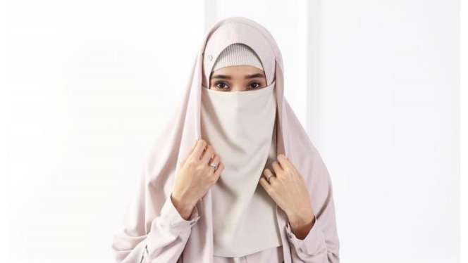 Tetap Mempesona, 5 Potret Cantik Selebriti Saat Bercadar