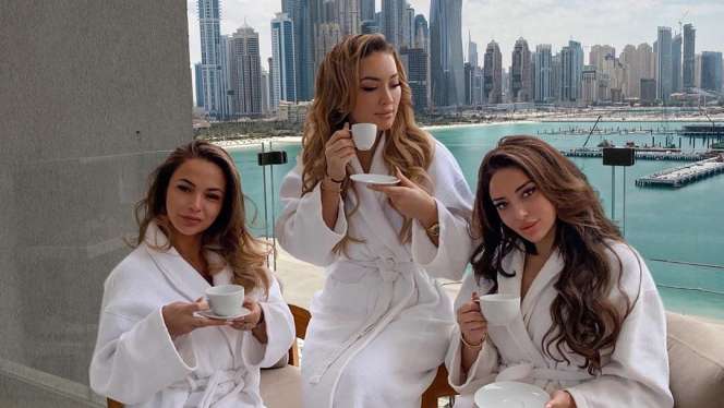 Tak Kalah Cetar, 5 Gaya Glamor Anak Ayah Angkat Syahrini