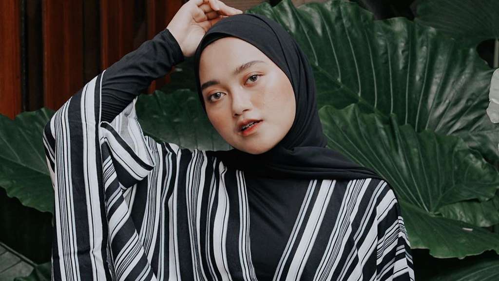 5 Potret Indira Kalistha, YouTuber yang Menantang Wabah Corona