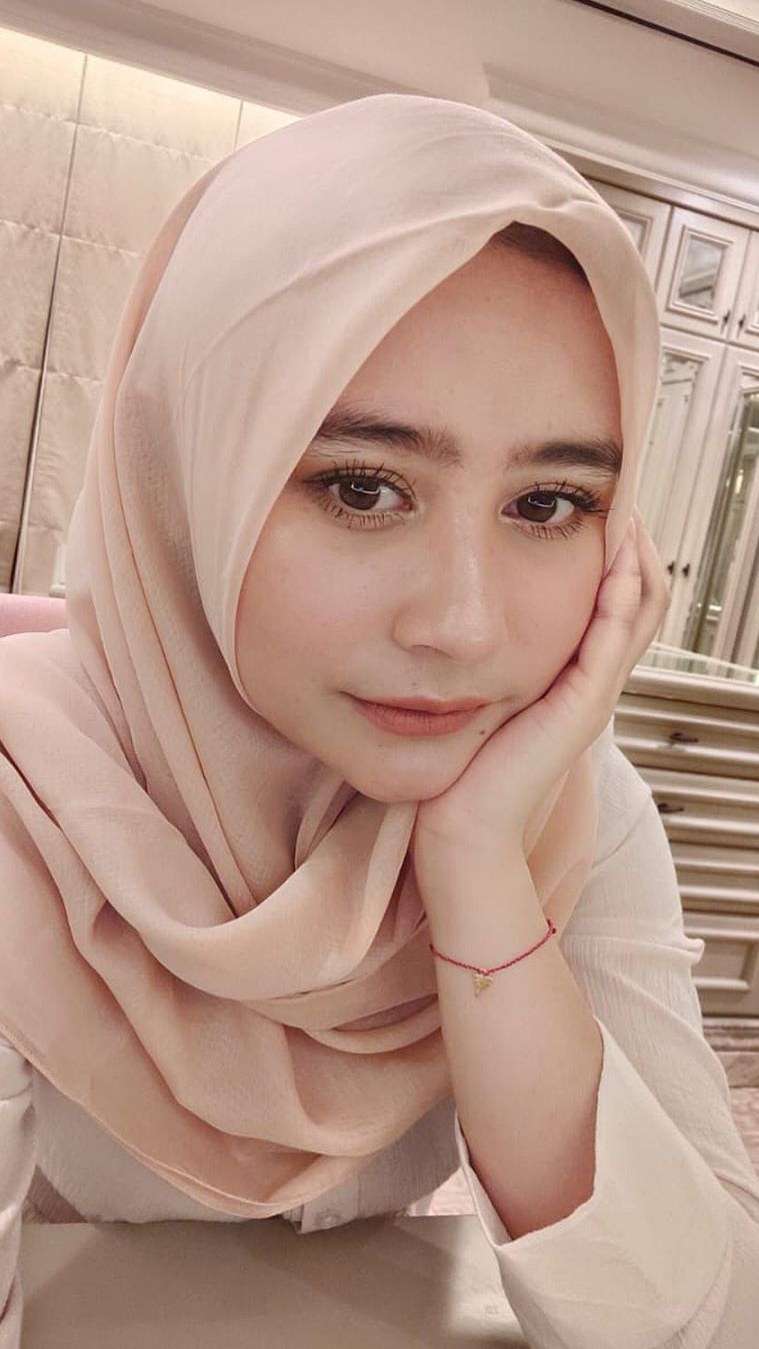 Reaksi Prilly Latuconsina Soal Candaan Andre dan Rina Nose