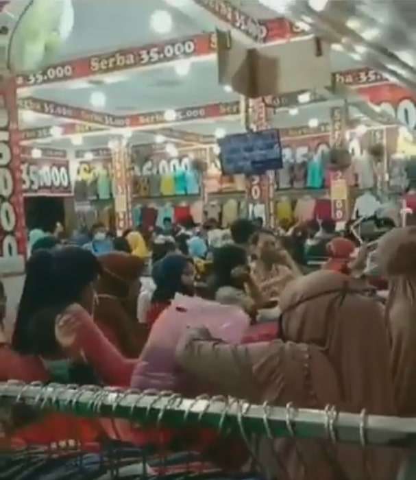 PSBB Tak Ada Harganya, 5 Potret Mal Berjubel Diserbu Warga