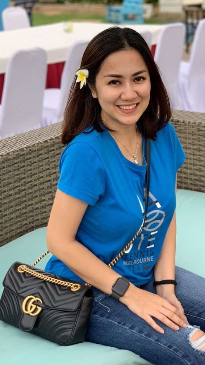 5 Pesona Tante Ernie yang Bikin Gagal Fokus 