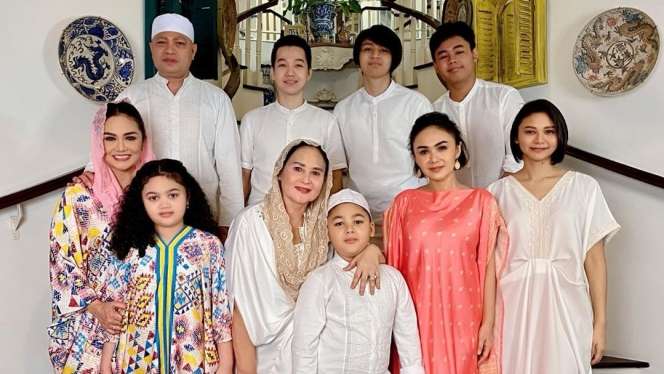 Disindir Aurel, Ini 5 Momen Lebaran Keluarga Krisdayanti