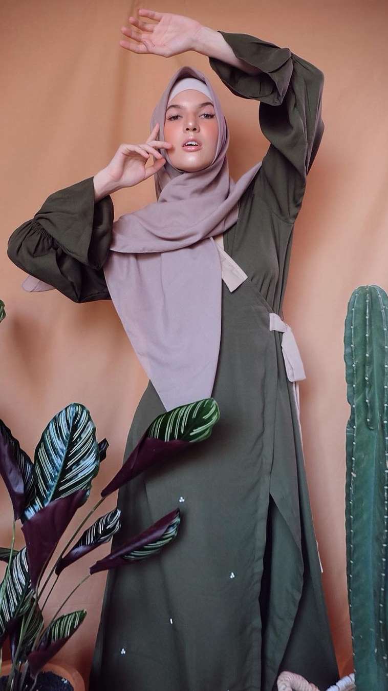 Kisah Perjalanan Model dan Artis Mikaila Patriz Jadi Mualaf