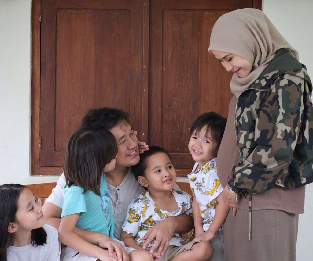 Hamil Lagi, Zaskia Mecca Stres dan Niat Gugurkan Kandungan