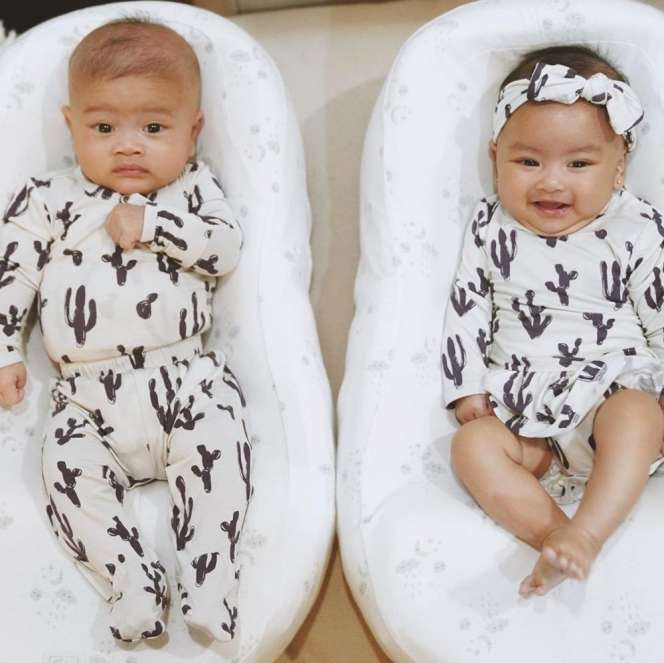 Gemas Minta Ampun! 5 Gaya Modis Bayi Kembar Syahnaz Sadiqah