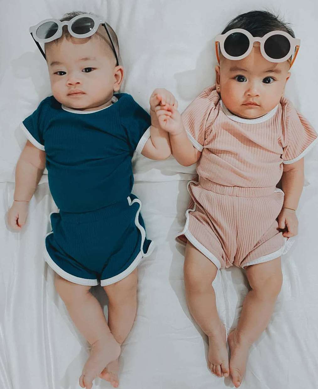 Gemas Minta Ampun! 5 Gaya Modis Bayi Kembar Syahnaz Sadiqah
