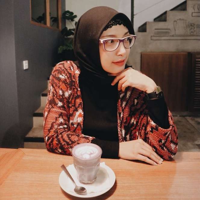 Manglingi, Potret Terkini Natly Eks 7 Icons yang Kini berhijab