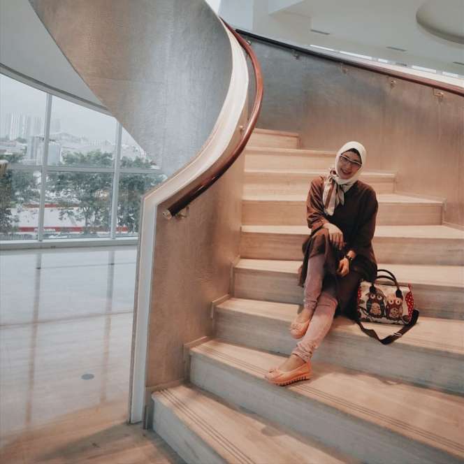 Manglingi, Potret Terkini Natly Eks 7 Icons yang Kini berhijab