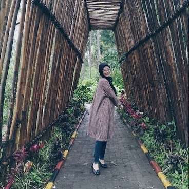 Manglingi, Potret Terkini Natly Eks 7 Icons yang Kini berhijab