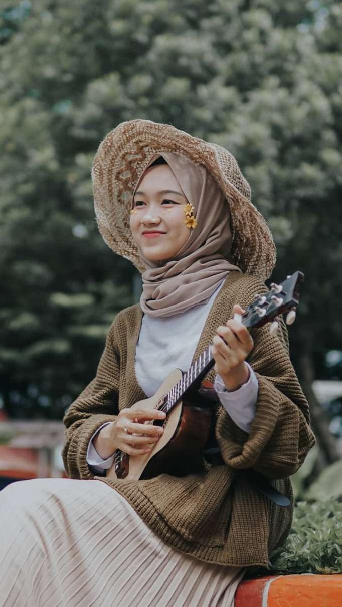5 Pesona Mita, Hijaber Cantik di Video Keke Bukan Boneka
