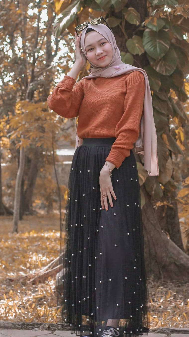 5 Pesona Mita, Hijaber Cantik di Video Keke Bukan Boneka