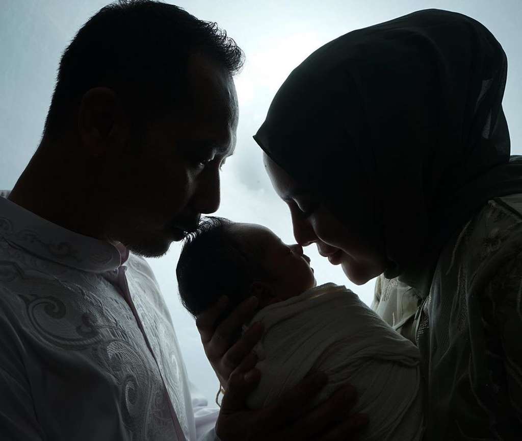 Tak Lagi Seksi, 5 Potret Anggita Sari Berhijab Usai Melahirkan