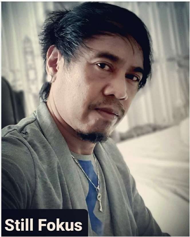 Pangling Banget! 5 Potret Ian Kasela Tanpa Kacamata Hitam