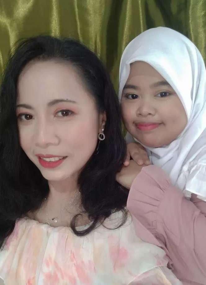 Nggak Nyangka! 5 Potret Ibunda Kekeyi yang Cantik & Awet Muda