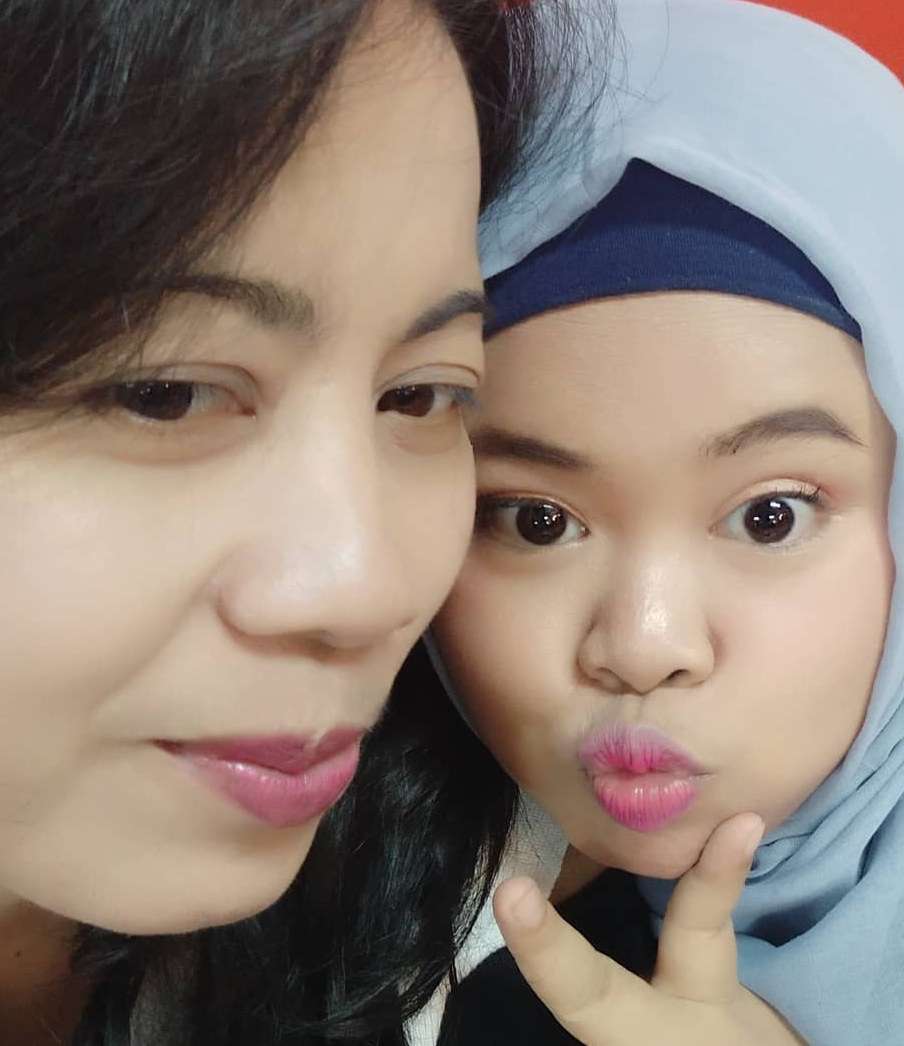 Nggak Nyangka! 5 Potret Ibunda Kekeyi yang Cantik & Awet Muda