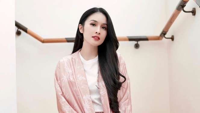 Disorot! 5 Foto Jadul Sandra Dewi Sebelum Jadi Istri Pengusaha