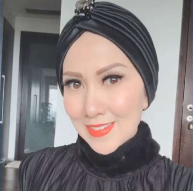 Masya Allah, Cantiknya Venna Melinda Tampil Berhijab