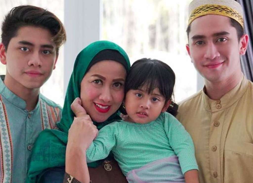 Masya Allah, Cantiknya Venna Melinda Tampil Berhijab