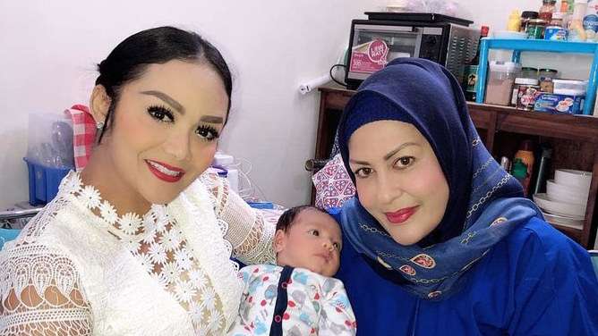 Tak Banyak Tahu, 5 Potret Terkini Atha Mantan Istri Raul Lemos