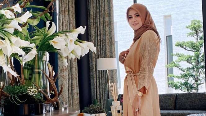 Kece dan Fashionable Abis, Intip 5 Gaya Berhijab Olla Ramlan