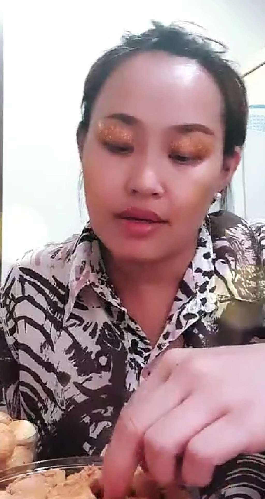 Sepi Job, Potret Pinkan Mambo Jual Makanan & Buka Jasa Laundry