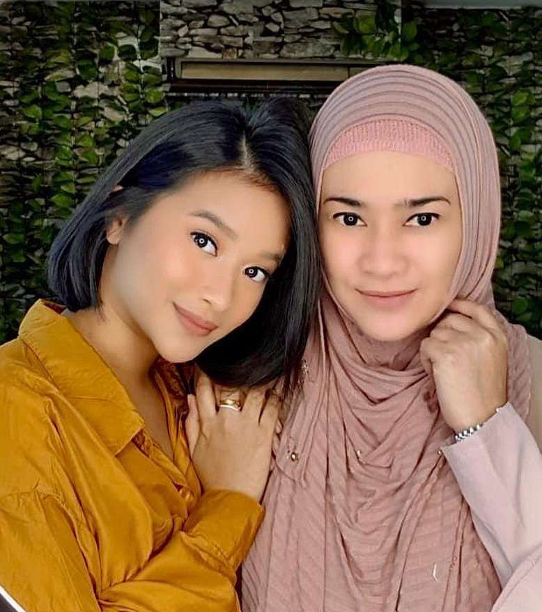 Masya Allah, 5 Pesona Ikke Nurjanah Tampil Anggun Berhijab