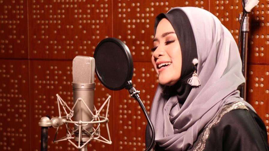Masya Allah, 5 Pesona Ikke Nurjanah Tampil Anggun Berhijab