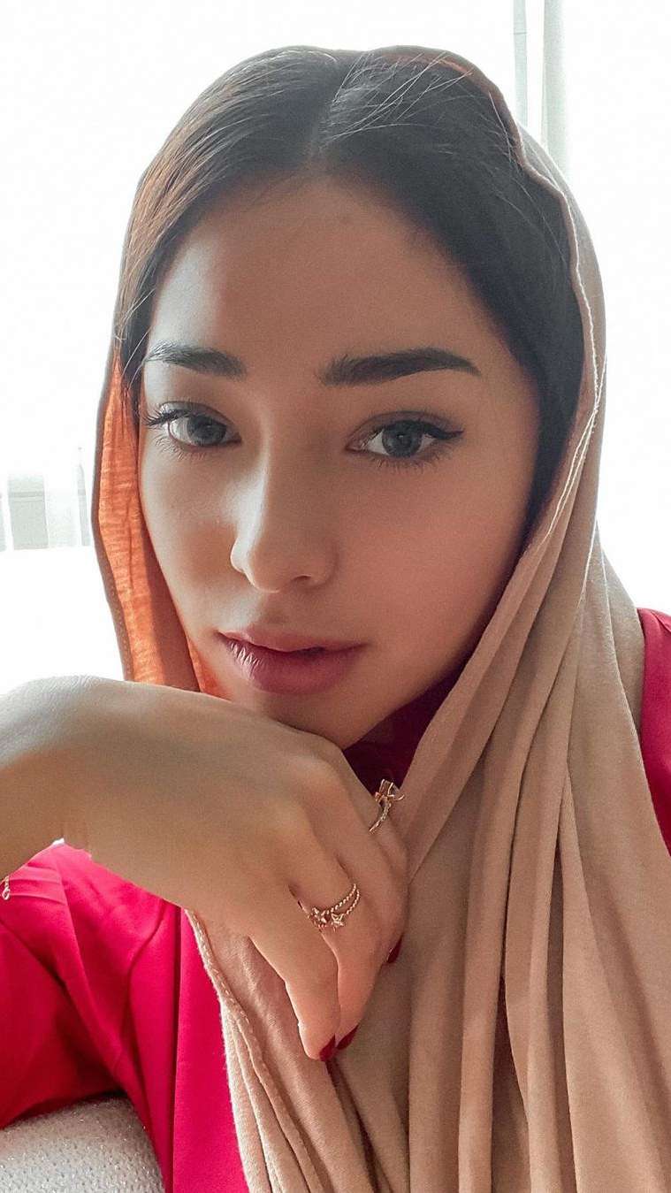 5 Pesona Teranyar Nikita Willy Tampil Berhijab, Cantik!