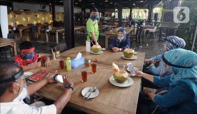 Melihat Penerapan Protokol Kesehatan di Restoran