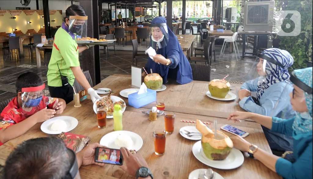 Melihat Penerapan Protokol Kesehatan di Restoran