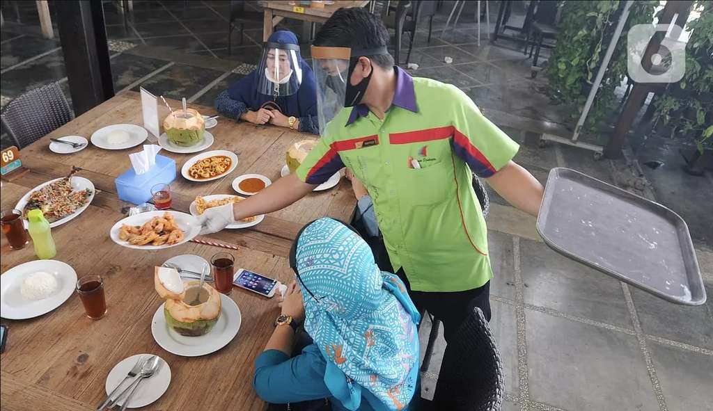 Melihat Penerapan Protokol Kesehatan di Restoran