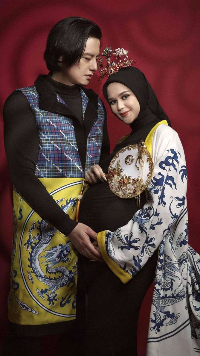 Bertema Oriental, Yuk Intipin Potret Maternity Cut Meyriska