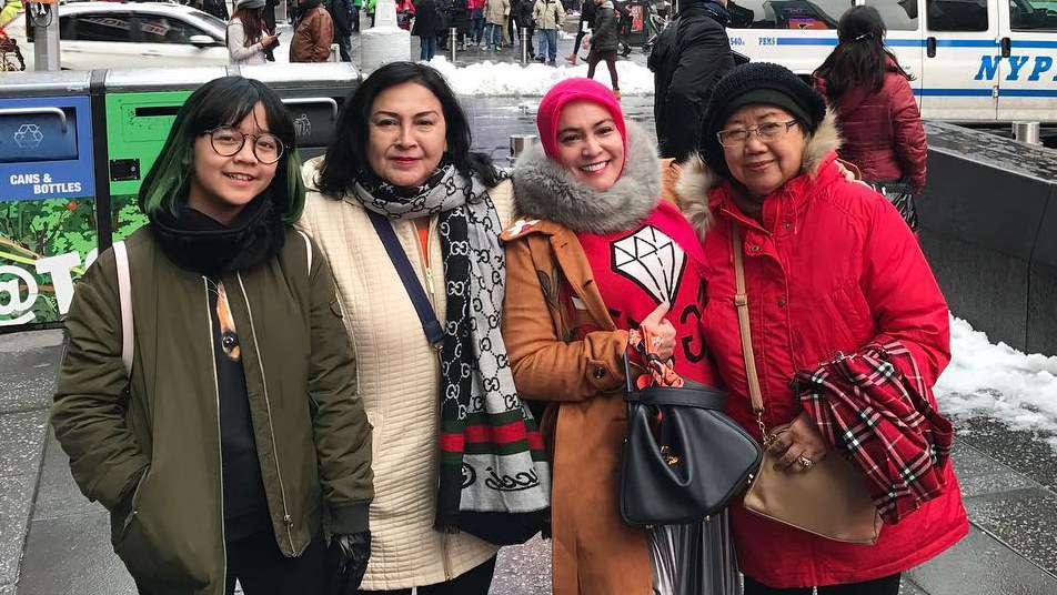Jarang Terekspos, Potret Astrid Kuya & Ibundanya yang Pendeta