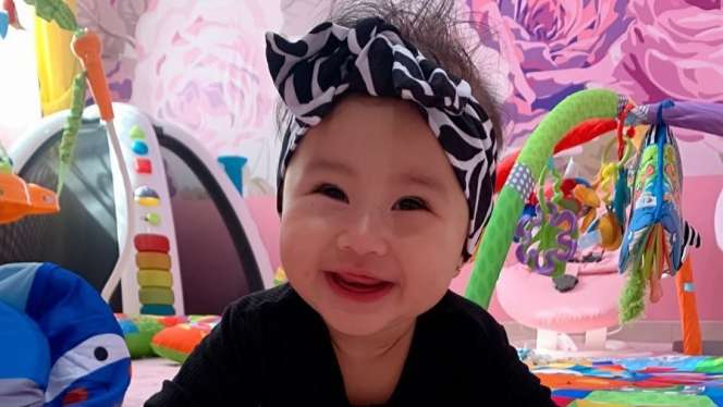 Potret Khalisa Aghnia, Anak Kartika Putri yang Imut Banget!