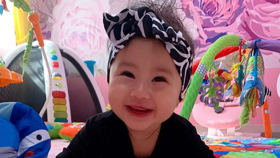 Potret Khalisa Aghnia, Anak Kartika Putri yang Imut Banget!