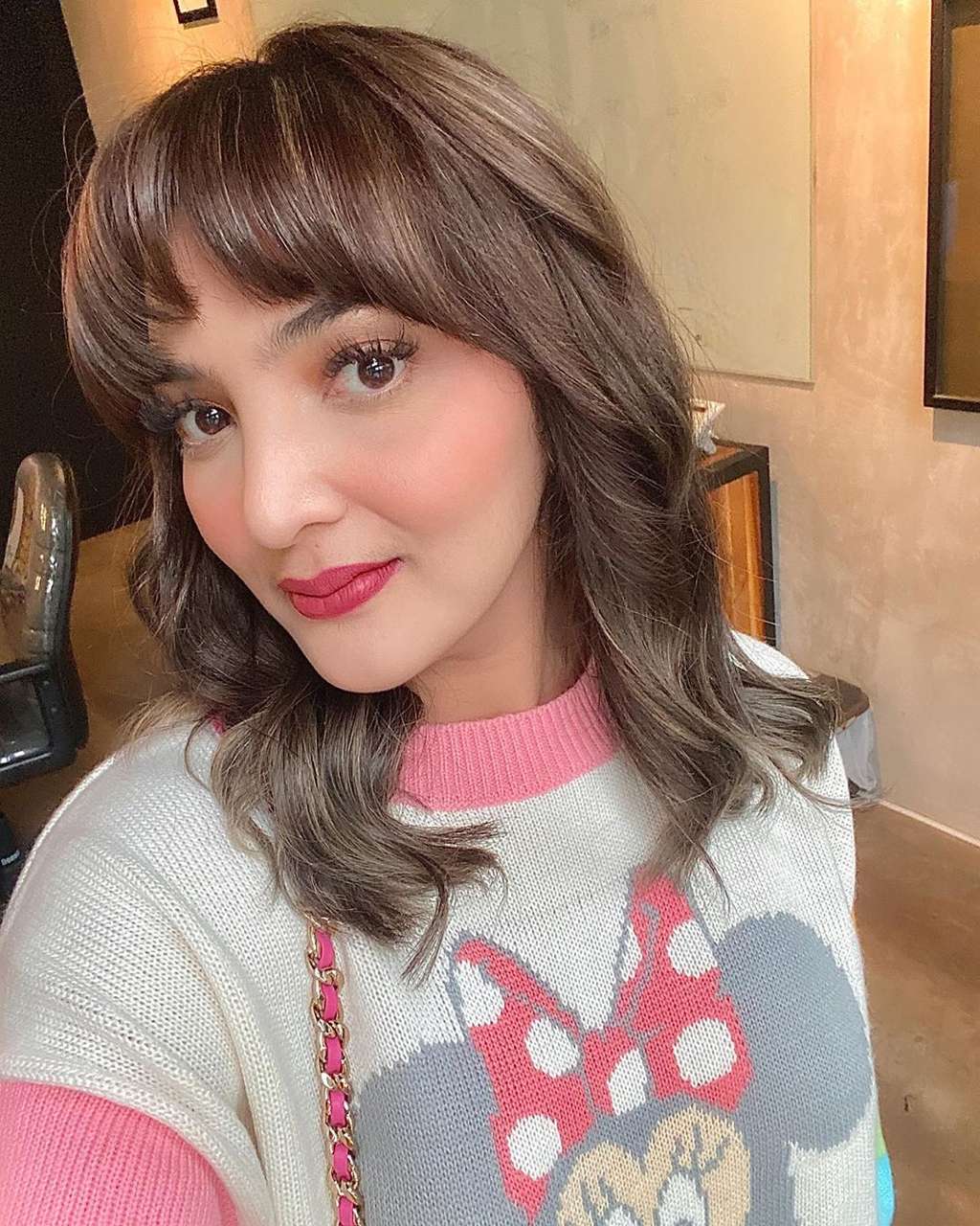 5 Artis Tampil Imut dan Feminin dengan Rambut Poni Ikonik