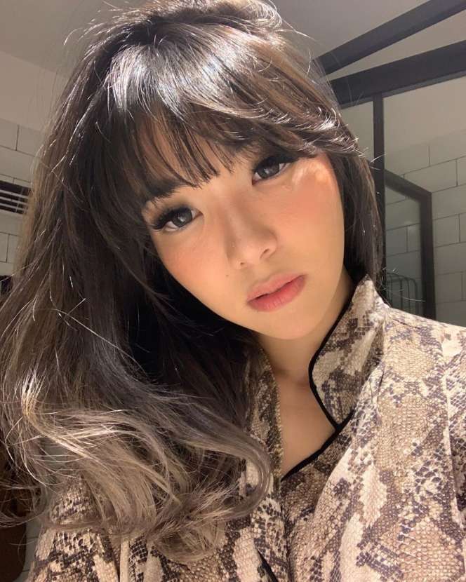 5 Artis Tampil Imut dan Feminin dengan Rambut Poni Ikonik