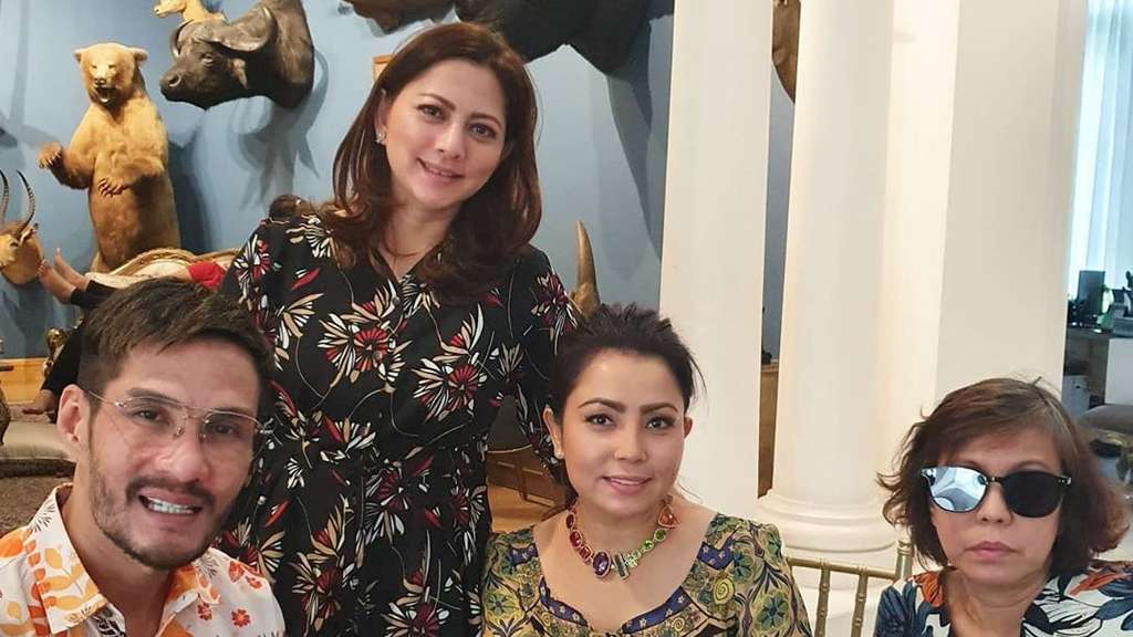 Cetar Maksimal, 5 Potret Arisan Sosialita Geng Mayangsari