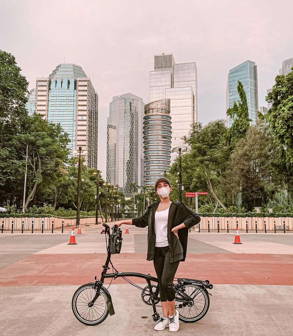 Demam Gowes, Momen Seleb Berpose dengan Sepeda Puluhan Juta